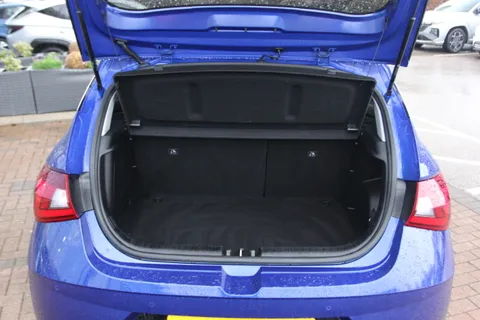 MM22YOF Hyundai i20 1.0T GDi 48V MHD Premium 5dr Thumbnail #14