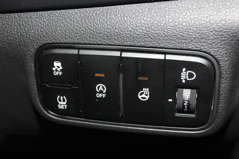 MM22YOF Hyundai i20 1.0T GDi 48V MHD Premium 5dr Thumbnail #27