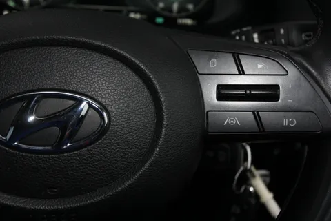 MM22YOF Hyundai i20 1.0T GDi 48V MHD Premium 5dr Thumbnail #23