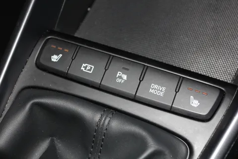 MM22YOF Hyundai i20 1.0T GDi 48V MHD Premium 5dr Thumbnail #20