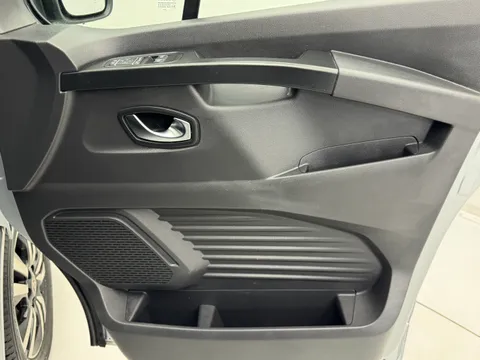 YA23TWP Renault Trafic SL30 Blue dCi 150 Extra Sport Van Thumbnail #14