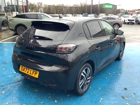 DA72LFP Peugeot 208 1.2 PureTech 100 Allure Premium + 5dr Thumbnail #7