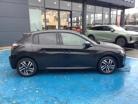 DA72LFP Peugeot 208 1.2 PureTech 100 Allure Premium + 5dr Thumbnail #8