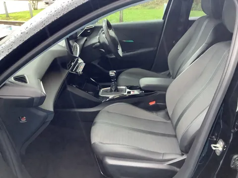 DA72LFP Peugeot 208 1.2 PureTech 100 Allure Premium + 5dr Thumbnail #14