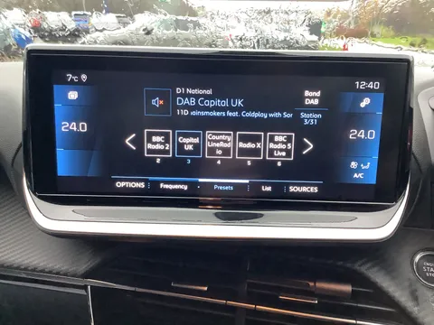 DA72LFP Peugeot 208 1.2 PureTech 100 Allure Premium + 5dr Thumbnail #19