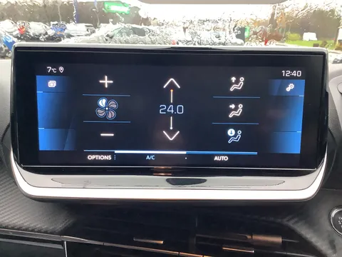 DA72LFP Peugeot 208 1.2 PureTech 100 Allure Premium + 5dr Thumbnail #21