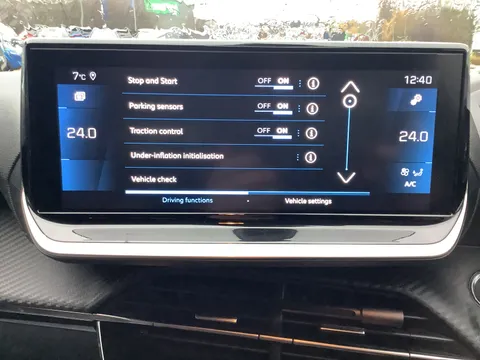 DA72LFP Peugeot 208 1.2 PureTech 100 Allure Premium + 5dr Thumbnail #23