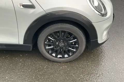 VE70EKN Mini Hatchback 1.5 Cooper Classic II 5dr Thumbnail #5