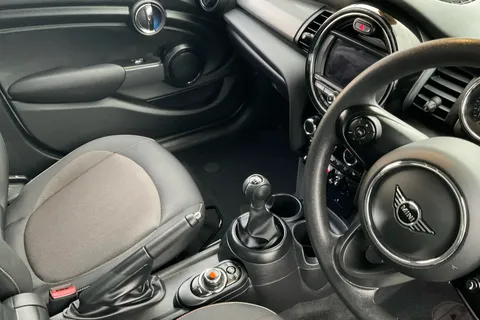 VE70EKN Mini Hatchback 1.5 Cooper Classic II 5dr Thumbnail #13