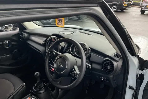 VE70EKN Mini Hatchback 1.5 Cooper Classic II 5dr Thumbnail #19