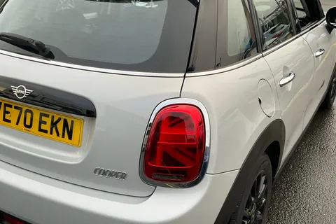 VE70EKN Mini Hatchback 1.5 Cooper Classic II 5dr Thumbnail #22