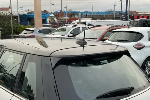 VE70EKN Mini Hatchback 1.5 Cooper Classic II 5dr Thumbnail #26