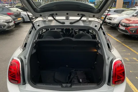 VE70EKN Mini Hatchback 1.5 Cooper Classic II 5dr Thumbnail #27