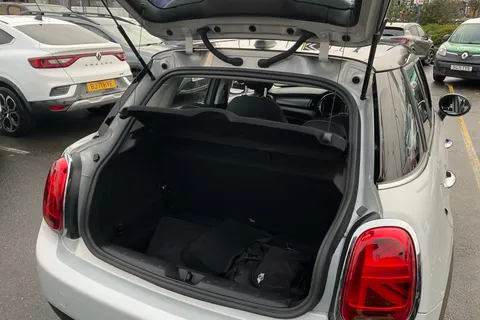 VE70EKN Mini Hatchback 1.5 Cooper Classic II 5dr Thumbnail #28