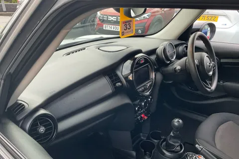 VE70EKN Mini Hatchback 1.5 Cooper Classic II 5dr Thumbnail #30