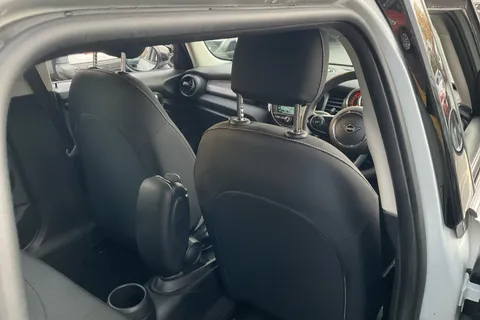 VE70EKN Mini Hatchback 1.5 Cooper Classic II 5dr Thumbnail #34