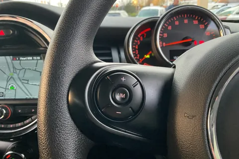 VE70EKN Mini Hatchback 1.5 Cooper Classic II 5dr Thumbnail #36