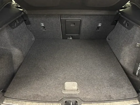 HK70FNA Volvo XC40 2.0 B4P Inscription Pro 5dr Auto Thumbnail #31