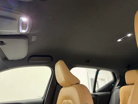 HK70FNA Volvo XC40 2.0 B4P Inscription Pro 5dr Auto Thumbnail #14