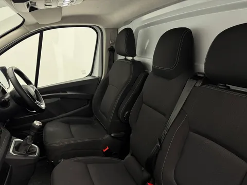 HV74PWL Renault Trafic LL30 Blue dCi 130 Extra [Safety] Van Thumbnail #12