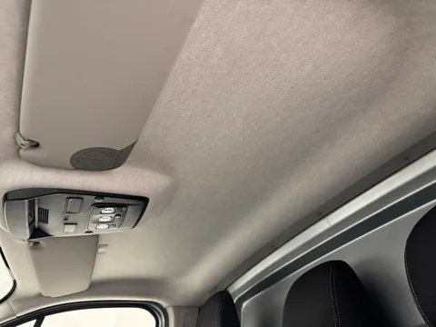 YB23LFJ Renault Trafic SL30 Blue dCi 150 Extra Sport Van Thumbnail #13