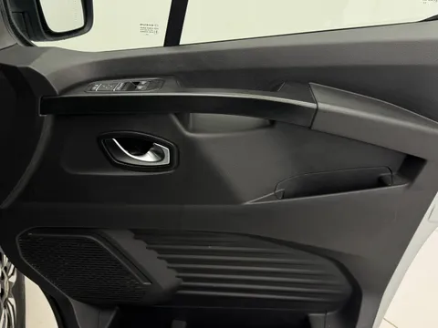 YB23LFJ Renault Trafic SL30 Blue dCi 150 Extra Sport Van Thumbnail #14