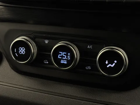 YB23LFJ Renault Trafic SL30 Blue dCi 150 Extra Sport Van Thumbnail #23