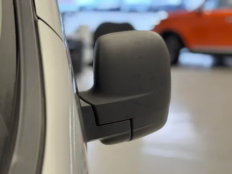 YB23LFJ Renault Trafic SL30 Blue dCi 150 Extra Sport Van Thumbnail #27