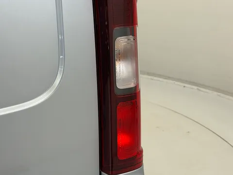 YB23LFJ Renault Trafic SL30 Blue dCi 150 Extra Sport Van Thumbnail #29