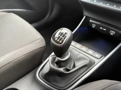 MT75JXK Hyundai i20 1.0T GDi Premium 5dr Thumbnail #20