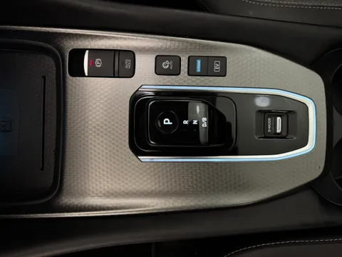 OY74ZHC Nissan Qashqai 1.5 E-Power N-Connecta [Glass Roof] 5dr Auto Thumbnail #18