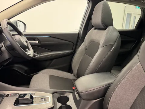 OY74ZHC Nissan Qashqai 1.5 E-Power N-Connecta [Glass Roof] 5dr Auto Thumbnail #12