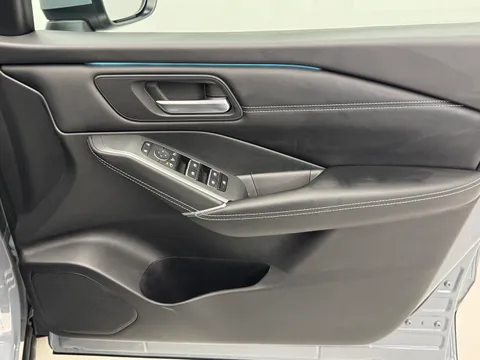 OY74ZHC Nissan Qashqai 1.5 E-Power N-Connecta [Glass Roof] 5dr Auto Thumbnail #16