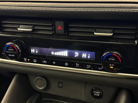 OY74ZHC Nissan Qashqai 1.5 E-Power N-Connecta [Glass Roof] 5dr Auto Thumbnail #28