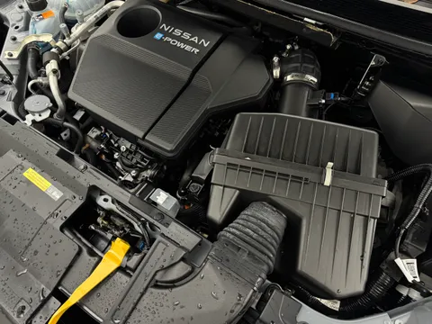 OY74ZHC Nissan Qashqai 1.5 E-Power N-Connecta [Glass Roof] 5dr Auto Thumbnail #30