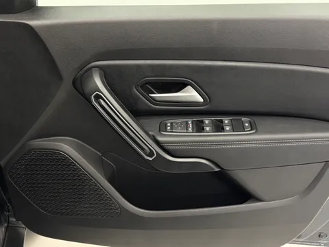 DP73BNB Dacia Duster 1.3 TCe 130 Journey 5dr Thumbnail #17