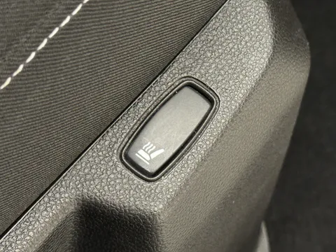 DP73BNB Dacia Duster 1.3 TCe 130 Journey 5dr Thumbnail #20