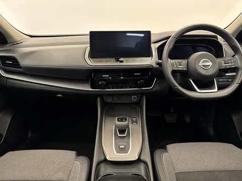 DS74SCV Nissan Qashqai 1.3 DiG-T MH 158 N-Connecta 5dr Xtronic Thumbnail #11