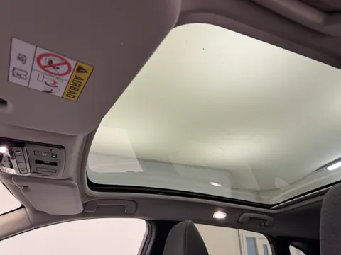 DS74UGM Nissan Qashqai 1.3 DiG-T MH 158 N-Connecta [Glass Rf] 5dr Xtronic Thumbnail #14