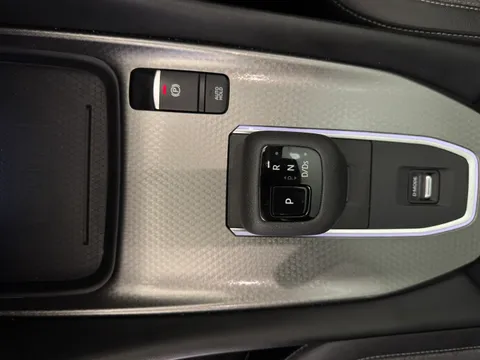 DS74UGM Nissan Qashqai 1.3 DiG-T MH 158 N-Connecta [Glass Rf] 5dr Xtronic Thumbnail #15