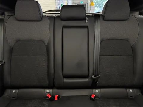 DS74UGM Nissan Qashqai 1.3 DiG-T MH 158 N-Connecta [Glass Rf] 5dr Xtronic Thumbnail #16