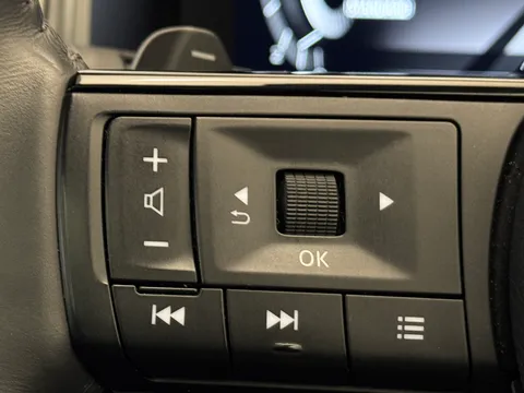 DS74UGM Nissan Qashqai 1.3 DiG-T MH 158 N-Connecta [Glass Rf] 5dr Xtronic Thumbnail #19