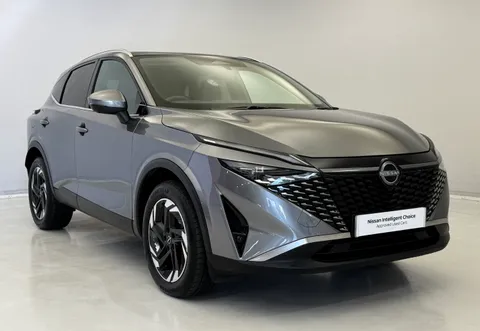 DS74UGM Nissan Qashqai 1.3 DiG-T MH 158 N-Connecta [Glass Rf] 5dr Xtronic Thumbnail #3