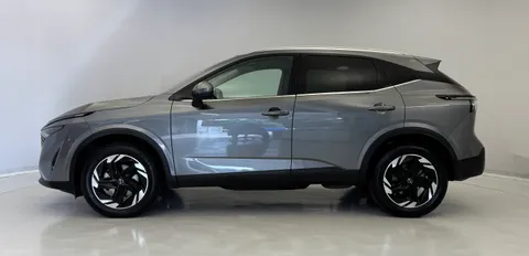 DS74UGM Nissan Qashqai 1.3 DiG-T MH 158 N-Connecta [Glass Rf] 5dr Xtronic Thumbnail #6