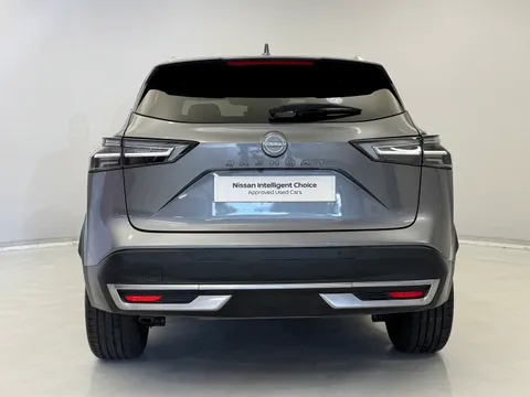 DS74UGM Nissan Qashqai 1.3 DiG-T MH 158 N-Connecta [Glass Rf] 5dr Xtronic Thumbnail #8