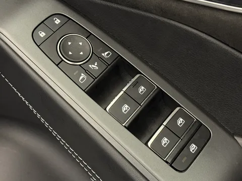 OW24NWR Nissan Qashqai 1.3 DiG-T MH 158 Tekna+ 5dr Thumbnail #22