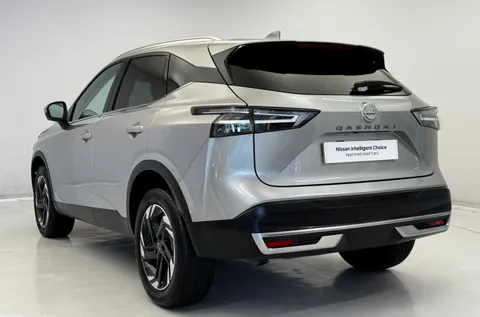 DL74EWU Nissan Qashqai 1.3 DiG-T MH N-Connecta 5dr Thumbnail #7