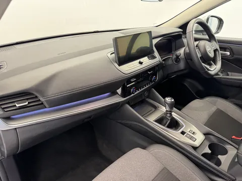 DL74EWU Nissan Qashqai 1.3 DiG-T MH N-Connecta 5dr Thumbnail #13