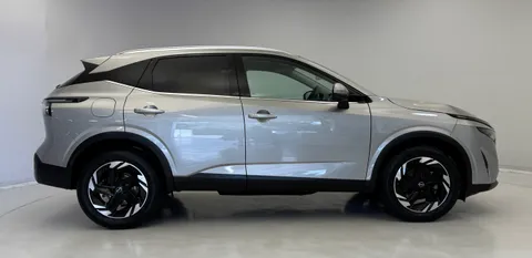 DL74EWU Nissan Qashqai 1.3 DiG-T MH N-Connecta 5dr Thumbnail #10