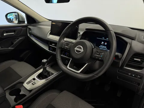 DL74EWU Nissan Qashqai 1.3 DiG-T MH N-Connecta 5dr Thumbnail #11